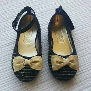 Crazy 8 Black and Gold flats